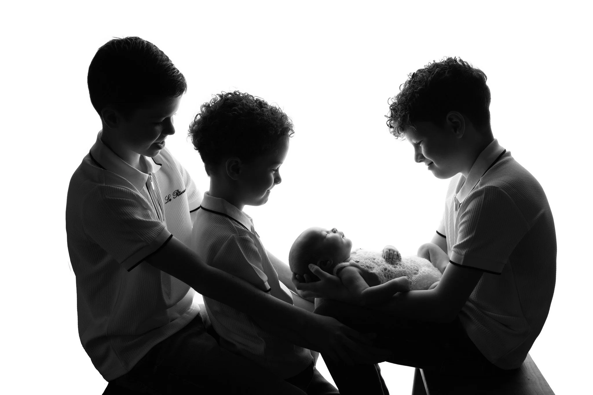 Three big brothers with their beautiful baby sister 🩷 If you haven't seen my behind the scenes video of this moment you can see this on my stories and, especially with the sound on, I nearly shed a tear 🥹

Today was dedicated to this family only wh
