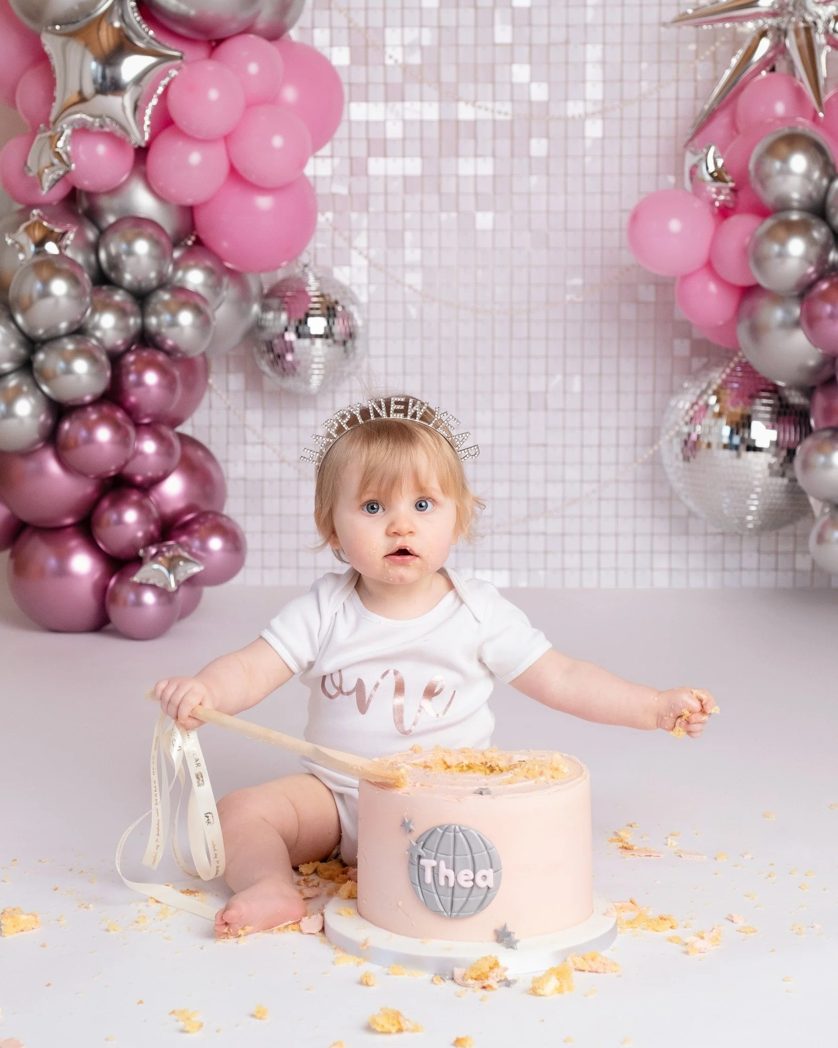 A girl after my own heart with those disco balls and all that pink! 🪩✨

We had a beautiful, sparkly morning celebrating Thea's New Year's Eve birthday today and she was absolutely in her element. Take a look at my reel for the behind-the-scenes from