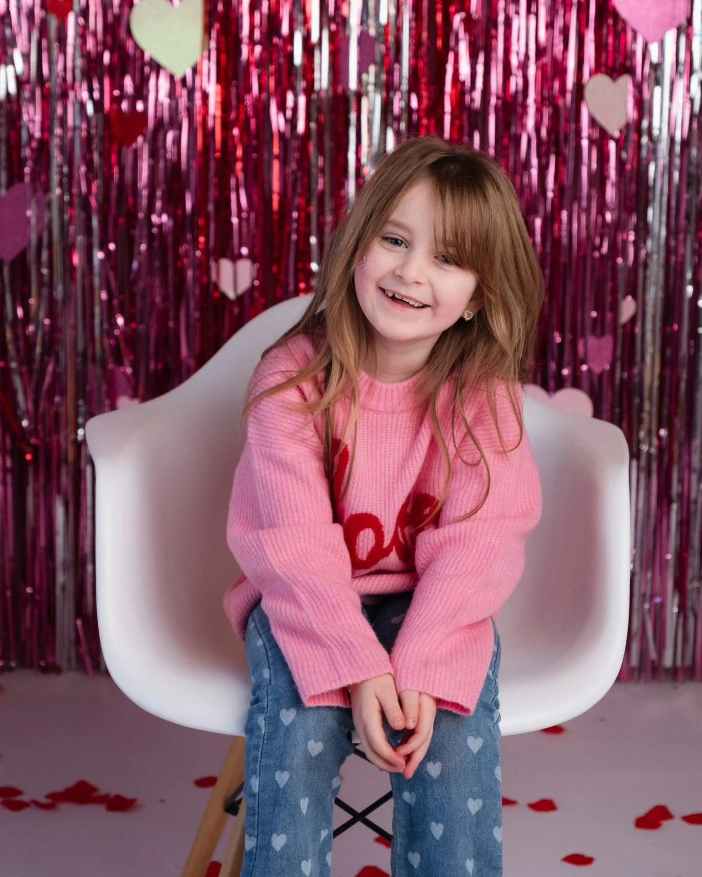 ❤ V A L E N T I N E S ❤

It was so much fun, as always, celebrating Valentine's in The Cabin with these sweet little ones 💕

Welcoming back lots of familiar faces and a few new ones too it was wonderful to see them all twirl, blow, dance, play and p