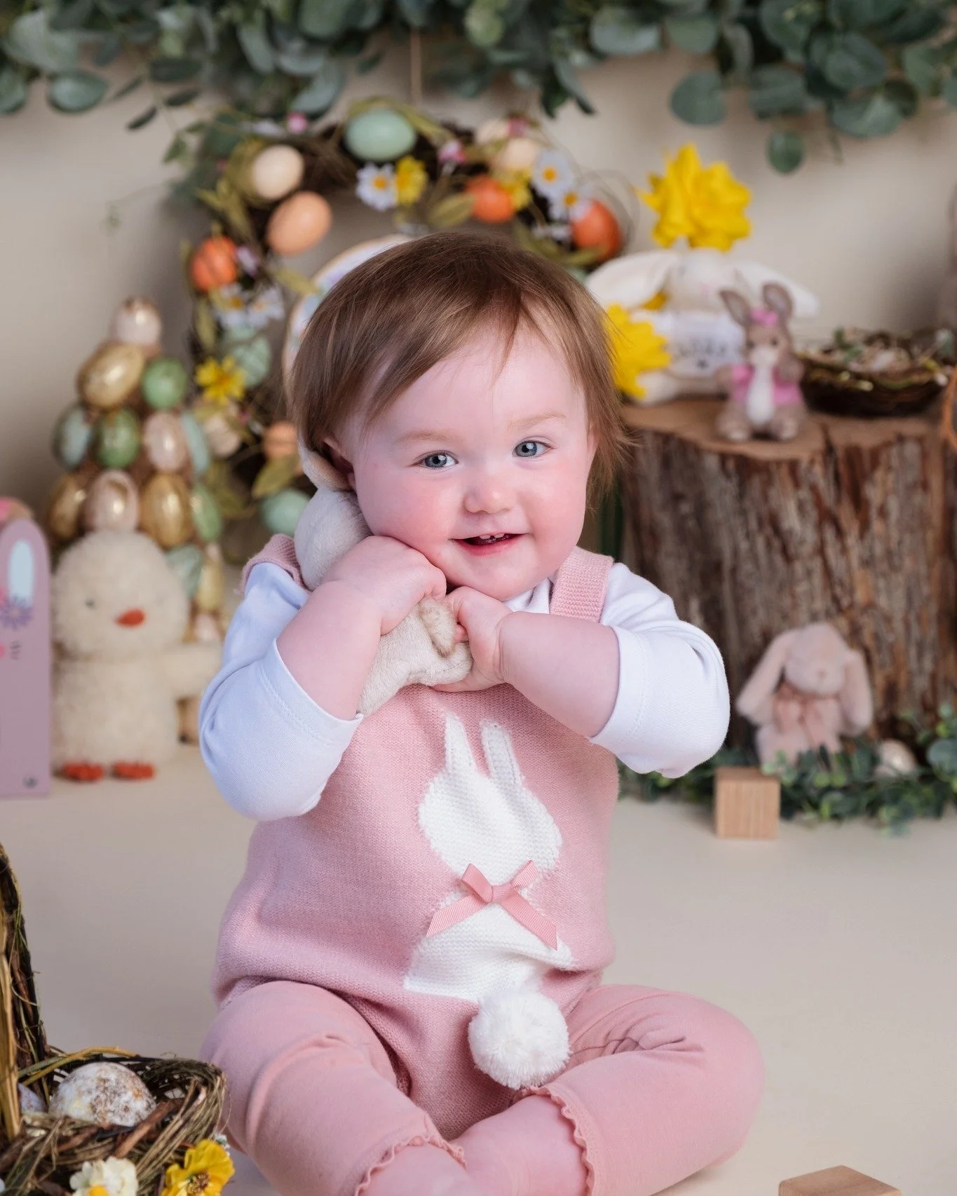 🐥 E A S T E R 🐥

It's time to get those Easter mini sessions booked in and start celebrating this adorable time of year! 🐰

🌷 Wednesday 1st April - perfect for baby's 'My First Easter' and pre-schoolers
🌷 Thursday 9th April - for those older one