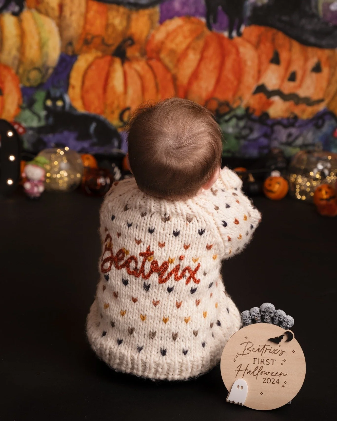 Did you see Halloween mini sessions went live last night? I only have ONE session left!! 🎃

It doesn't have to be all pumpkins, costumes and spooky things...it can be simply about celebrating the milestone that is your little one's first Halloween ?