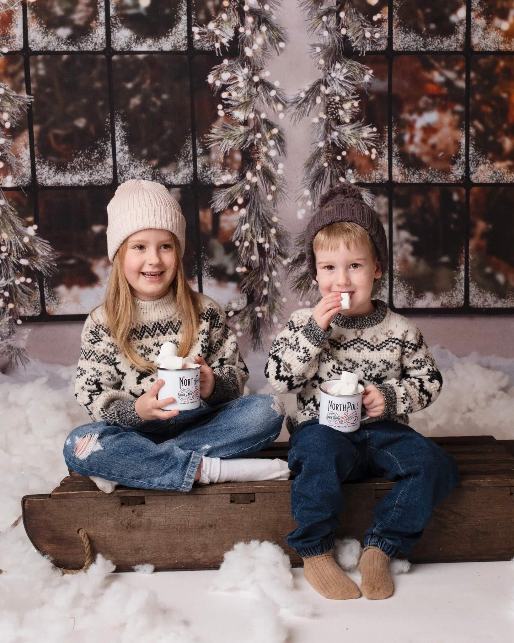 ❄️ F E S T I V E ⛄ F A V O U R I T E S ❄️

This set is PERFECT for those kids that really love something to do during their sessions, riding a sledge, throwing snowballs, eating marshmallows, posting letters to Santa...it's all there with this one!


