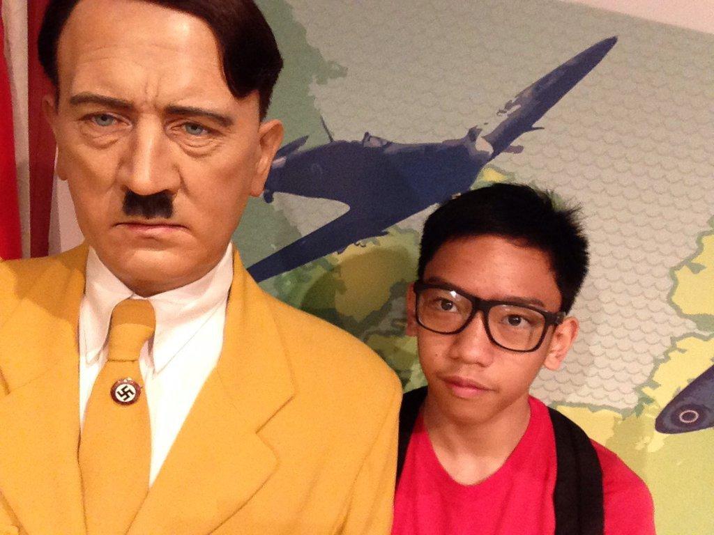 that_weird_moment_your_in_madame_tussauds_by_joshuacarlbaradas_d8ne483-fullview.jpg