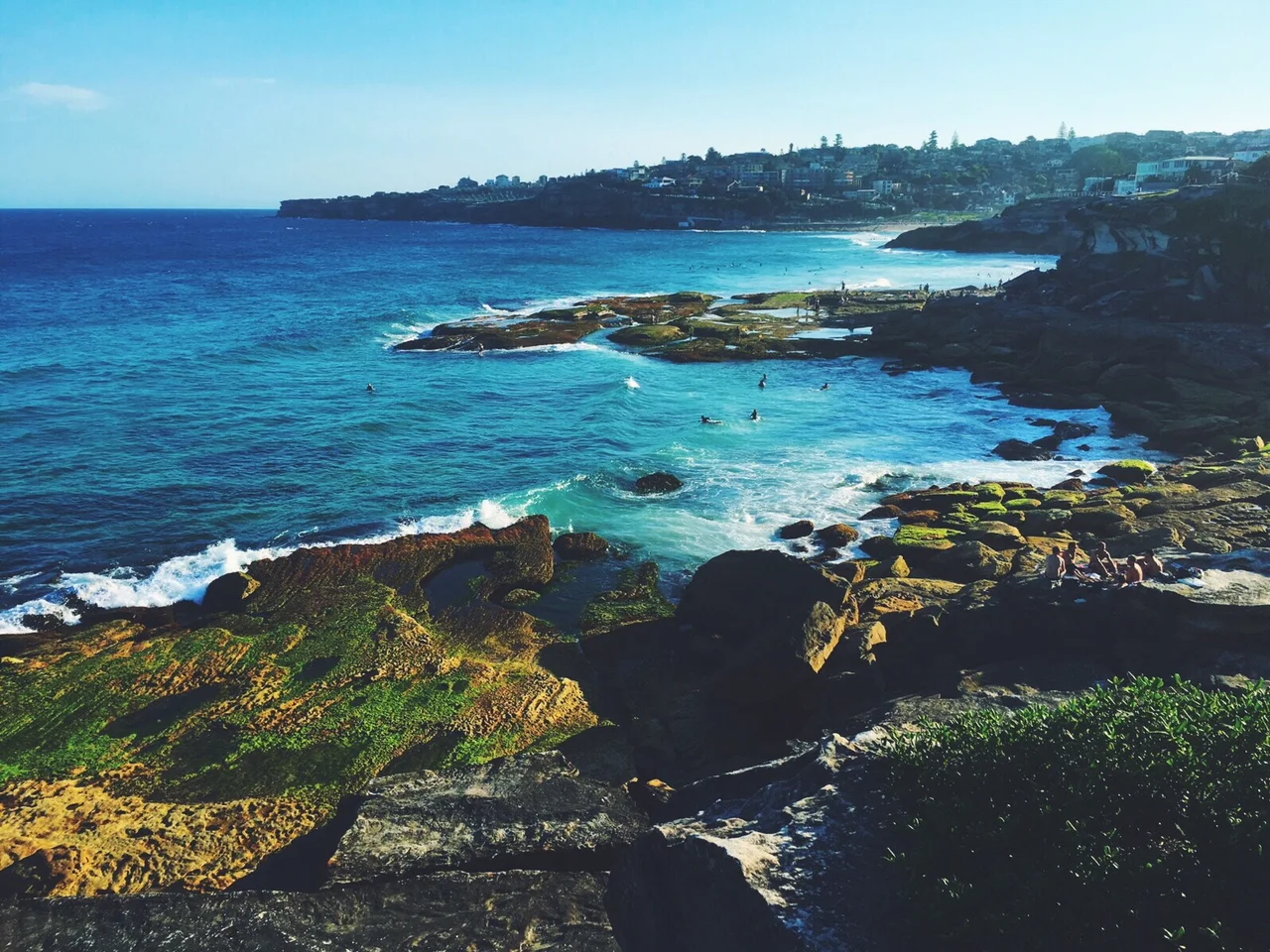 Bondi to Coogee coastal walk/ run = pure bliss.