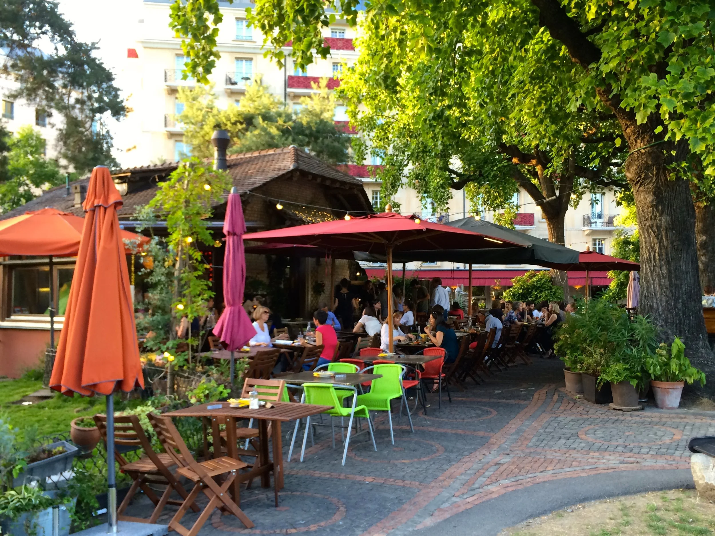 Cottage Café.
