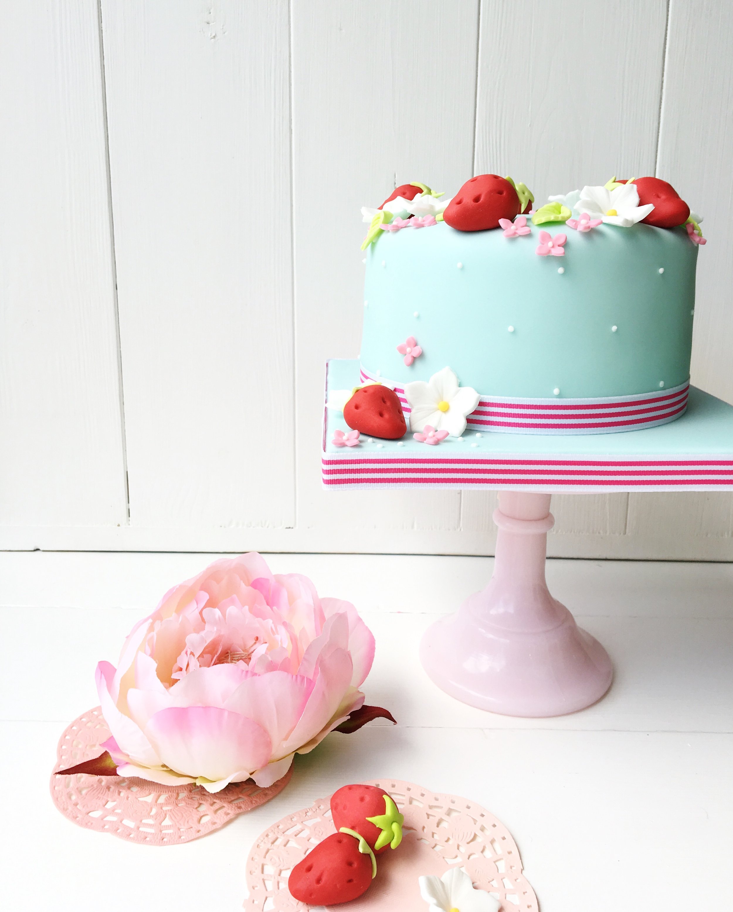 Beginners-cake_covering_2.jpg