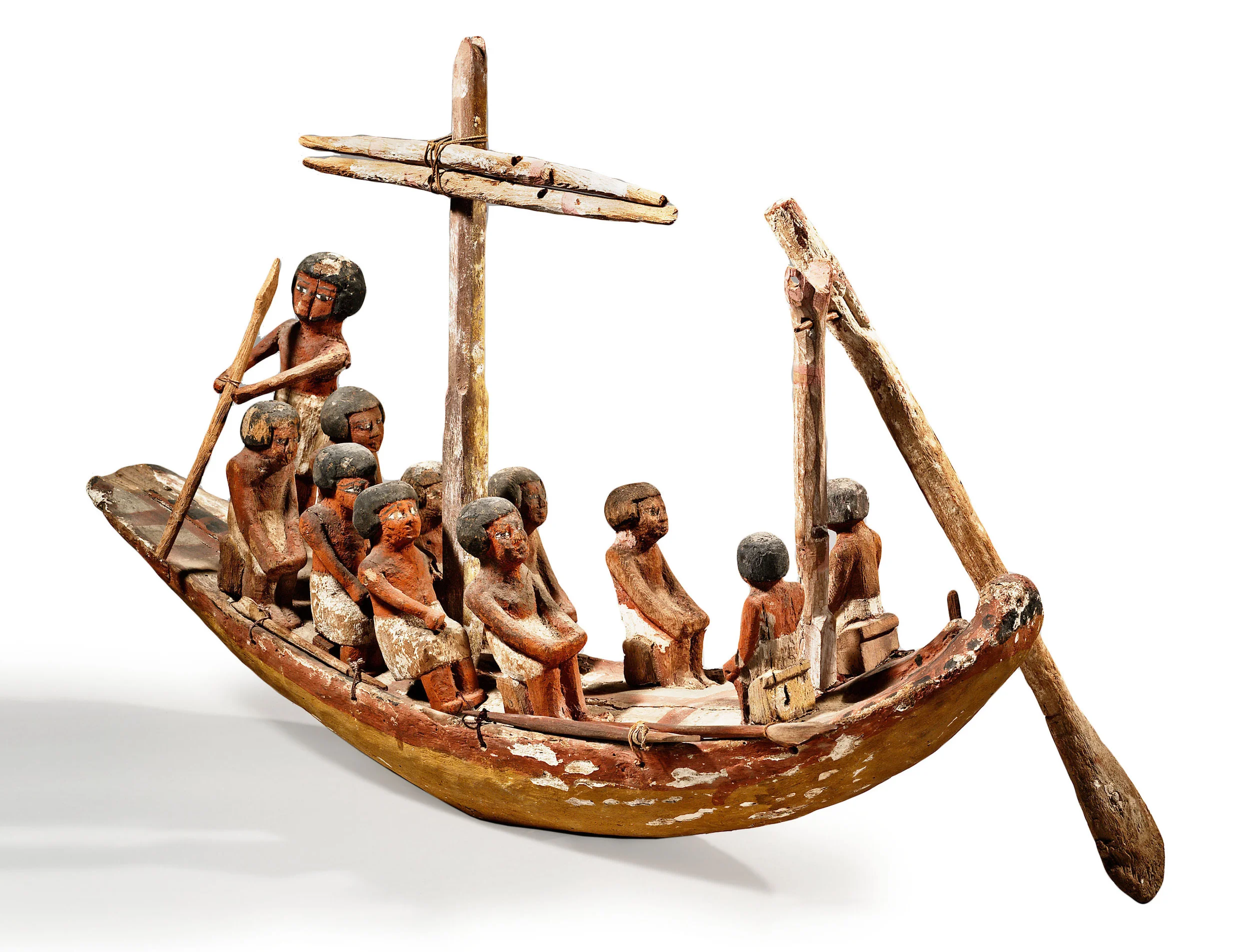  The boat is composed of several elements (crew, keel, oars, tiller, etc.) that were made separately, then painted and assembled: it is currently possible that some elements were not placed back in their original location. The various parts of the st