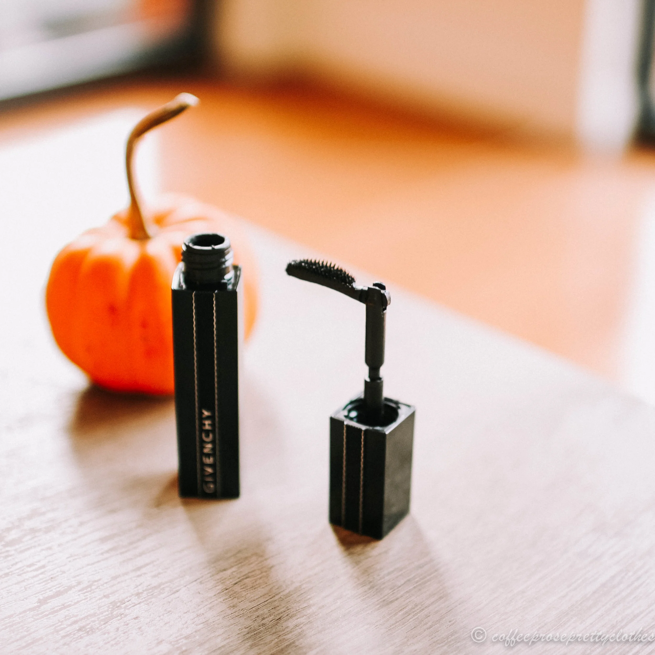 Givenchy Noir Interdit Mascara