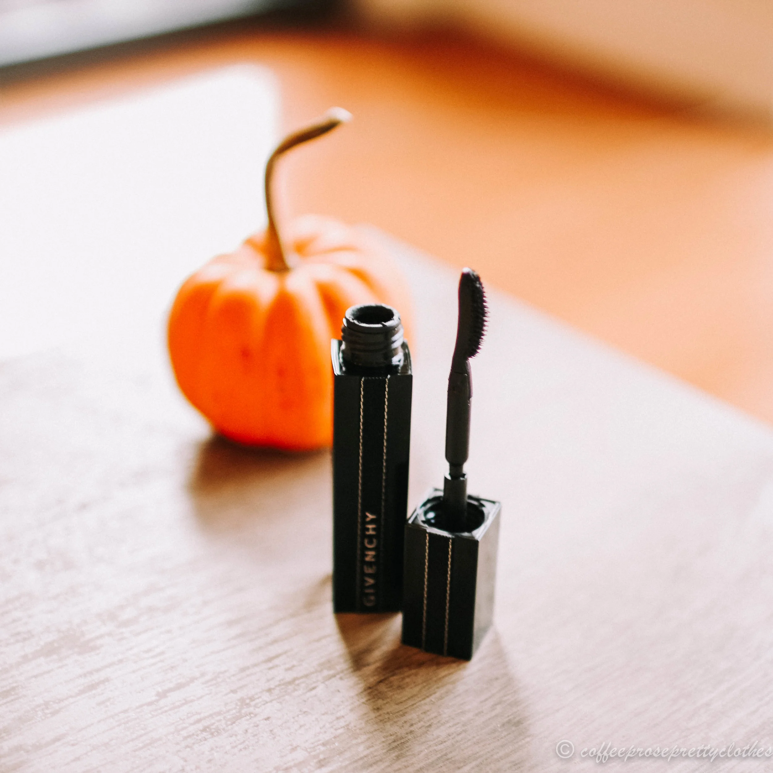 Givenchy Noir Interdit Mascara