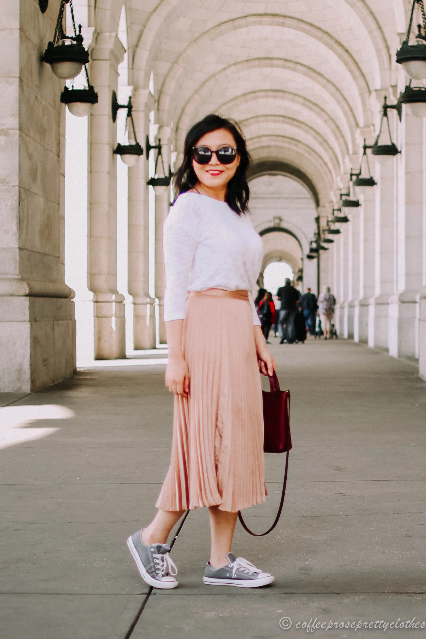 Sézane Dino Skirt, Converse sneakers, Madewell Small Transport Tote
