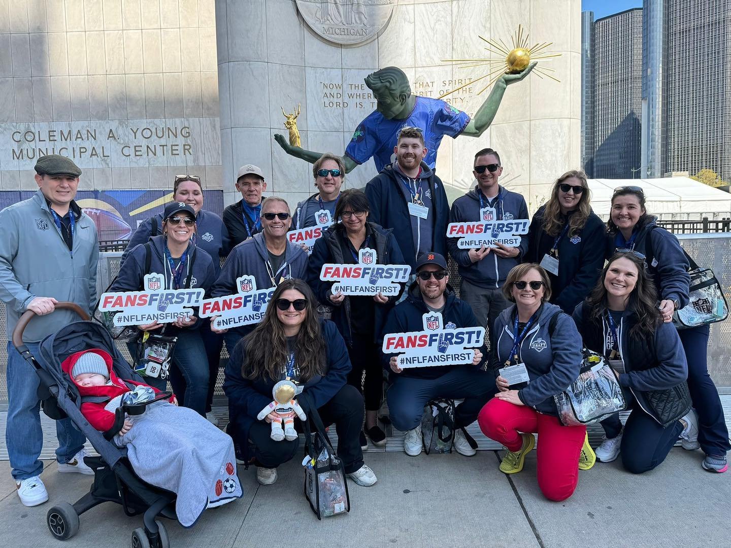 The Dream Team!! The MoonShot recognition team are in Downtown Detroit, getting ready to meet the frontline TEAMMATES working the Draft and show our appreciation on behalf of the NFL, for being awesome! 🙌👏🤩