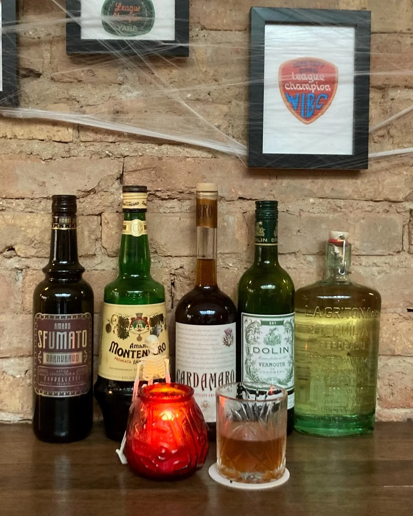 NEW-ISH TO THE MENU! The “Avondale Amaro”: Reposado Tequila, Dry Vermouth, Cardamaro, Amaro Montenegro, Amaro Sfumato & Angostura Bitters. Little Lemon Oil. Beautiful for a fall day. Come try one this weekend!
-
#amaro
#cocktail
#tequ