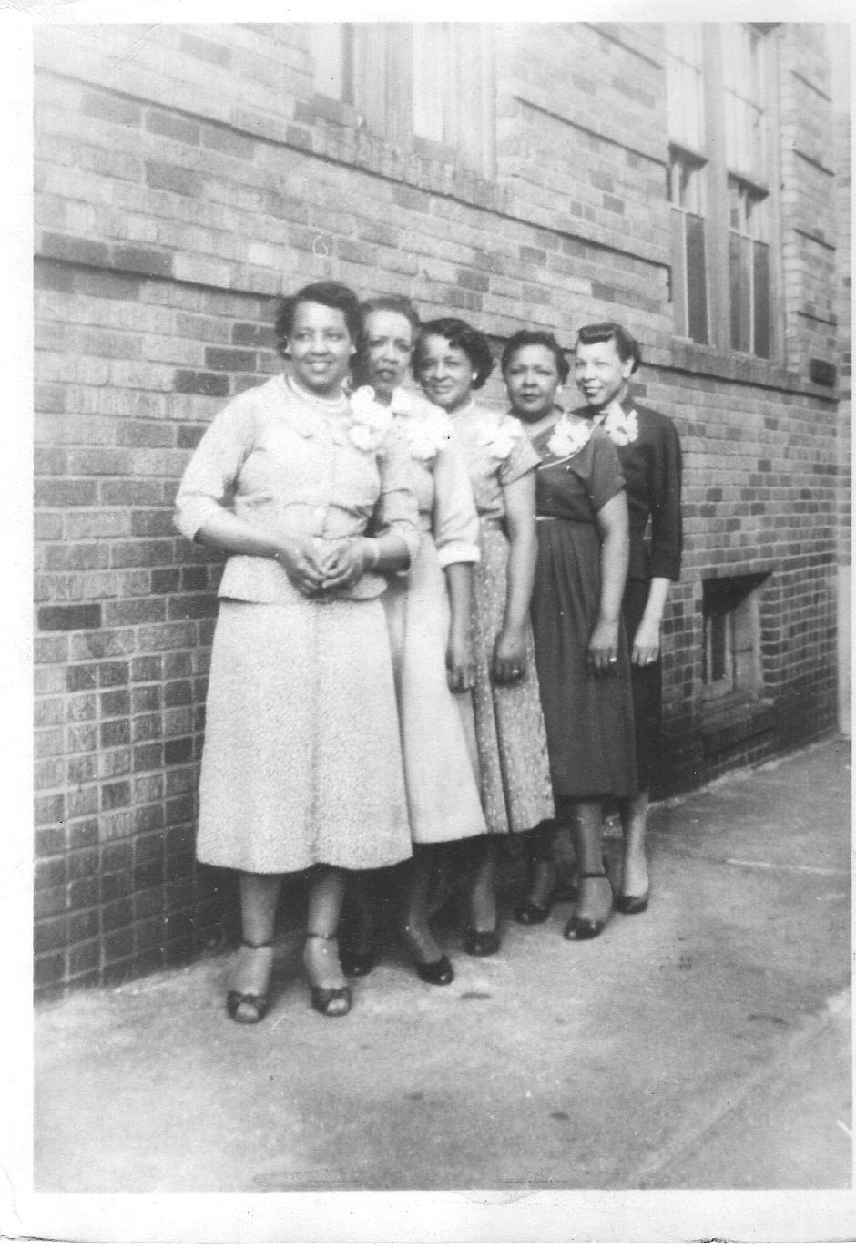Ruth Stroud and sisters.jpg