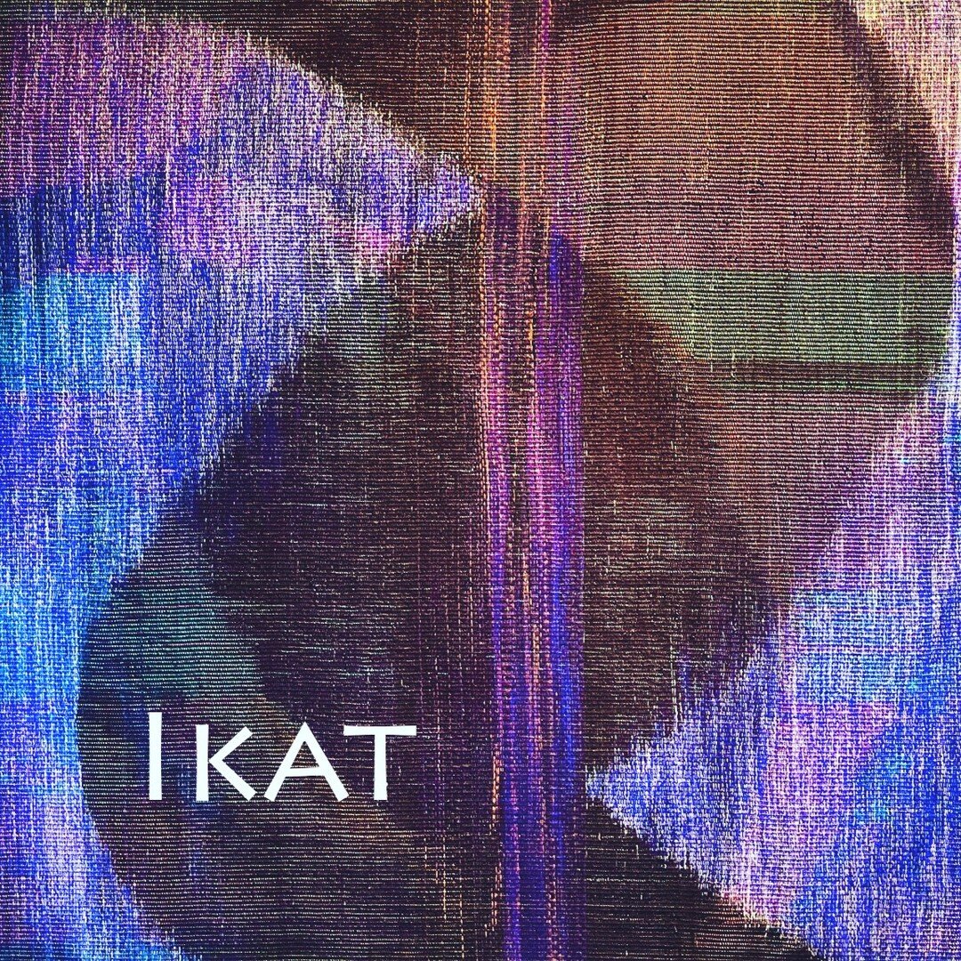 Pictorial weft ikat with warp ikat #ikat @chiaroscuro_gallery @browngrottaarts @mobiliagallery