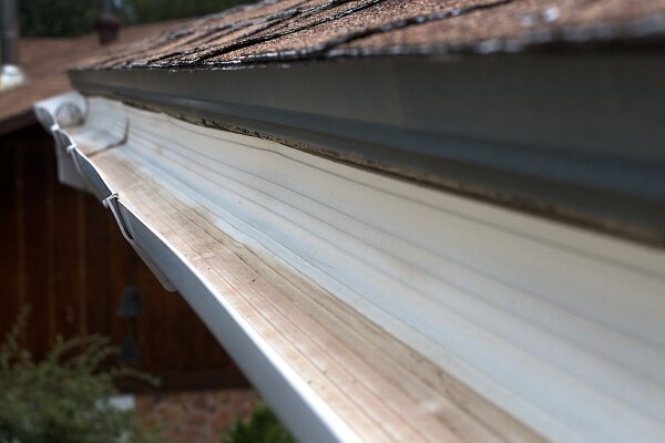A-smooth-and-freshly-cleaned-rain-gutter-system.jpg