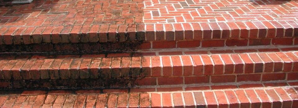 Country Doctor Power Washing - Front Steps Brick.jpg