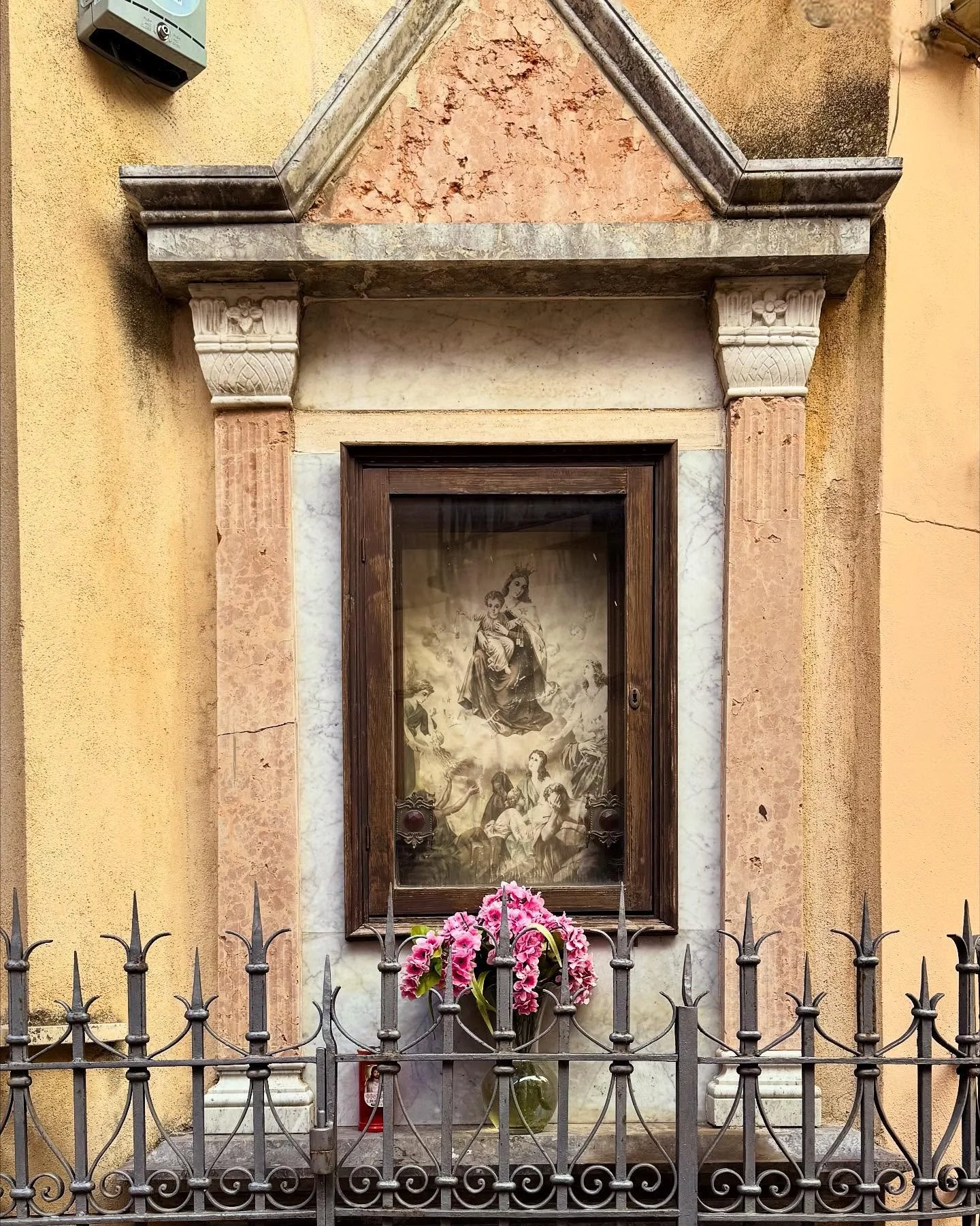 Madonnelle della Sicilia. Delightful shrines to the Virgin Mary in Corleone, Palermo, Ortigia and Catania. 
.
.
#sicily #sicilia @prcnola #italy #italia @projectporamor #labellavita #virginmaryshrine #madonnella #madonnelle #palermo #corleone #ortigi