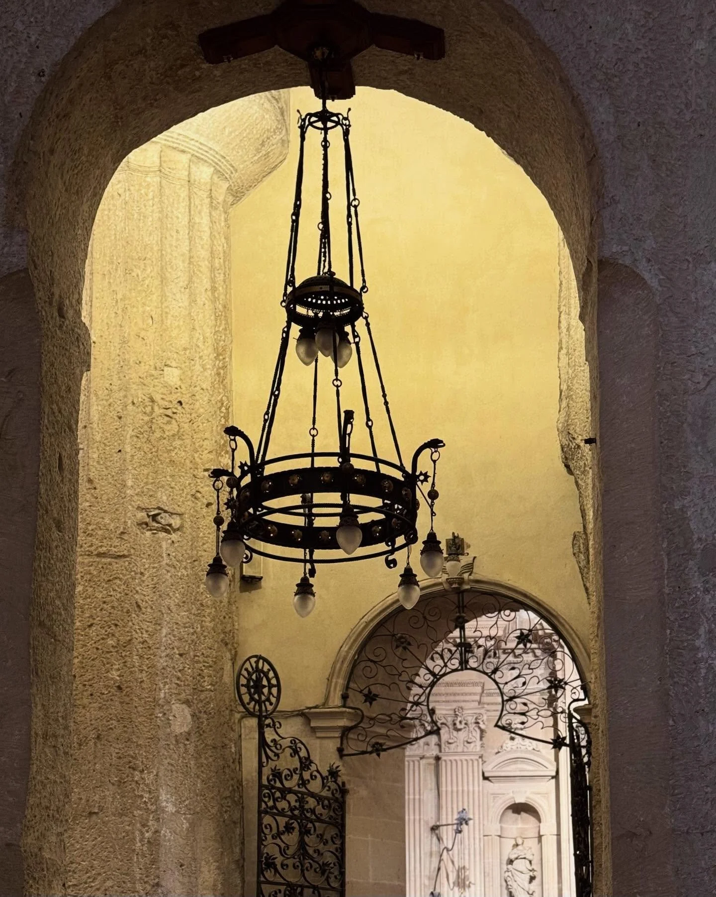 Duomo di Siracusa: Originally an Ancient Greek temple (5th century BC), then converted into a church in the 6th century CE. After 200 years as a mosque it was converted back to a church by a Norman king. Vestiges of the Norman exterior remain. Note t