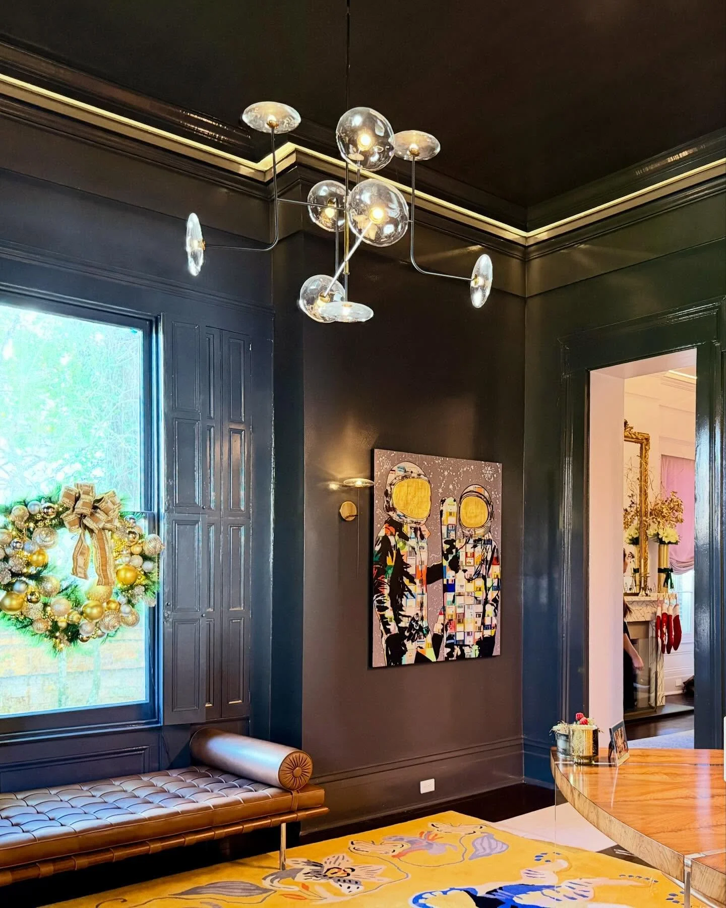 he Preservation Resource Center of New Orleans 50th annual Holiday Home Tour. Another fabulous house in the Garden District. Enjoy! 
.
.
@prcnola @mceneryresidential @nolapaines @dremmettz #gardendistrict #holidayhome @lynnlons @zingersusan #neworlea