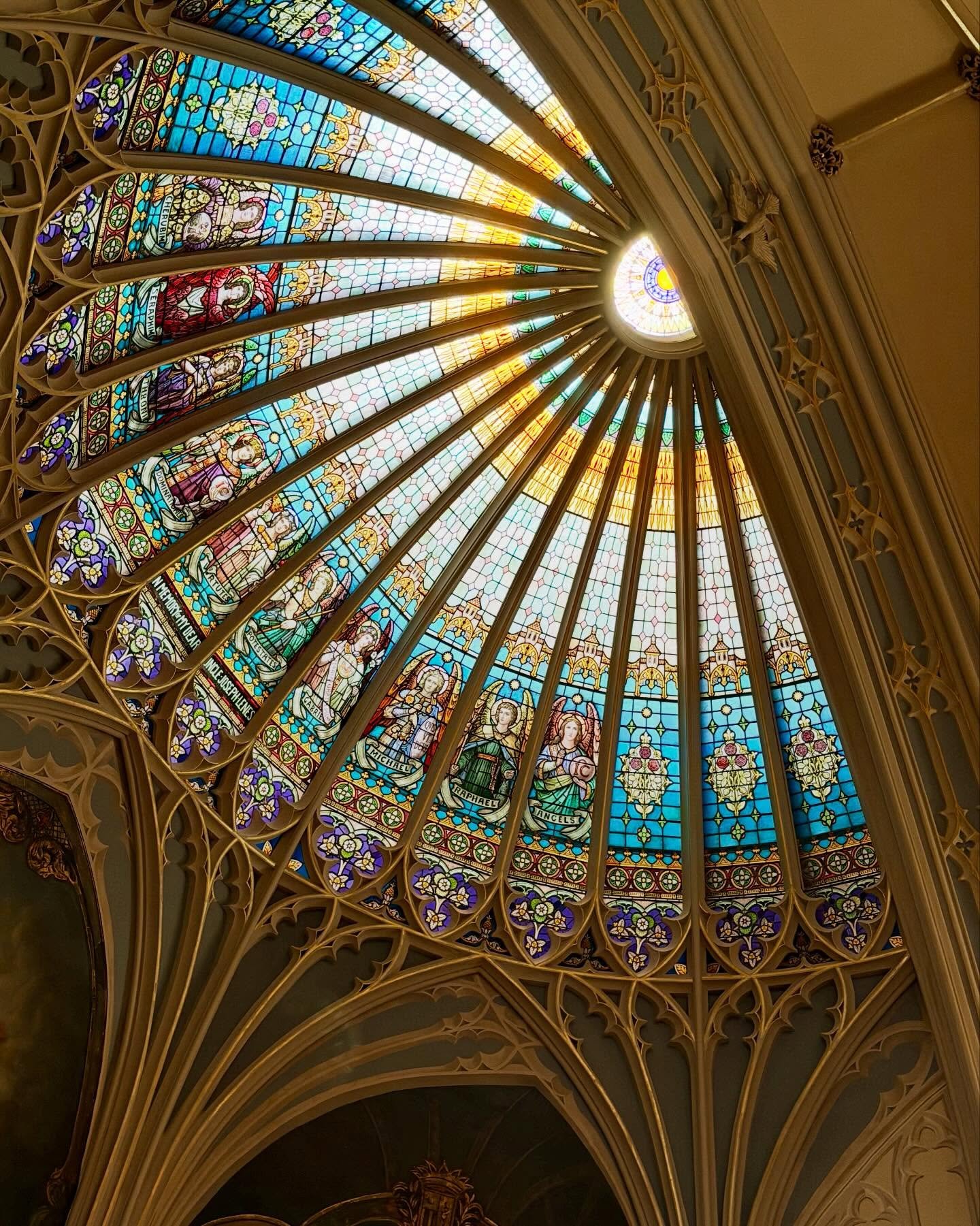 Radiant stained glass and distinctive ribbed vaulting make St Patrick&rsquo;s Church a lovely refuge in the Warehouse District of New Orleans. 
.
.
.
#historicchurch #neworleansarchitecture #warehousedistrictnola #stainedglass #nolalove @prcnola @new