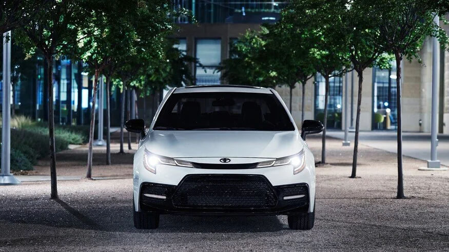 2020-Toyota-Corolla-Nightshade-Edition-headlights-1.jpg