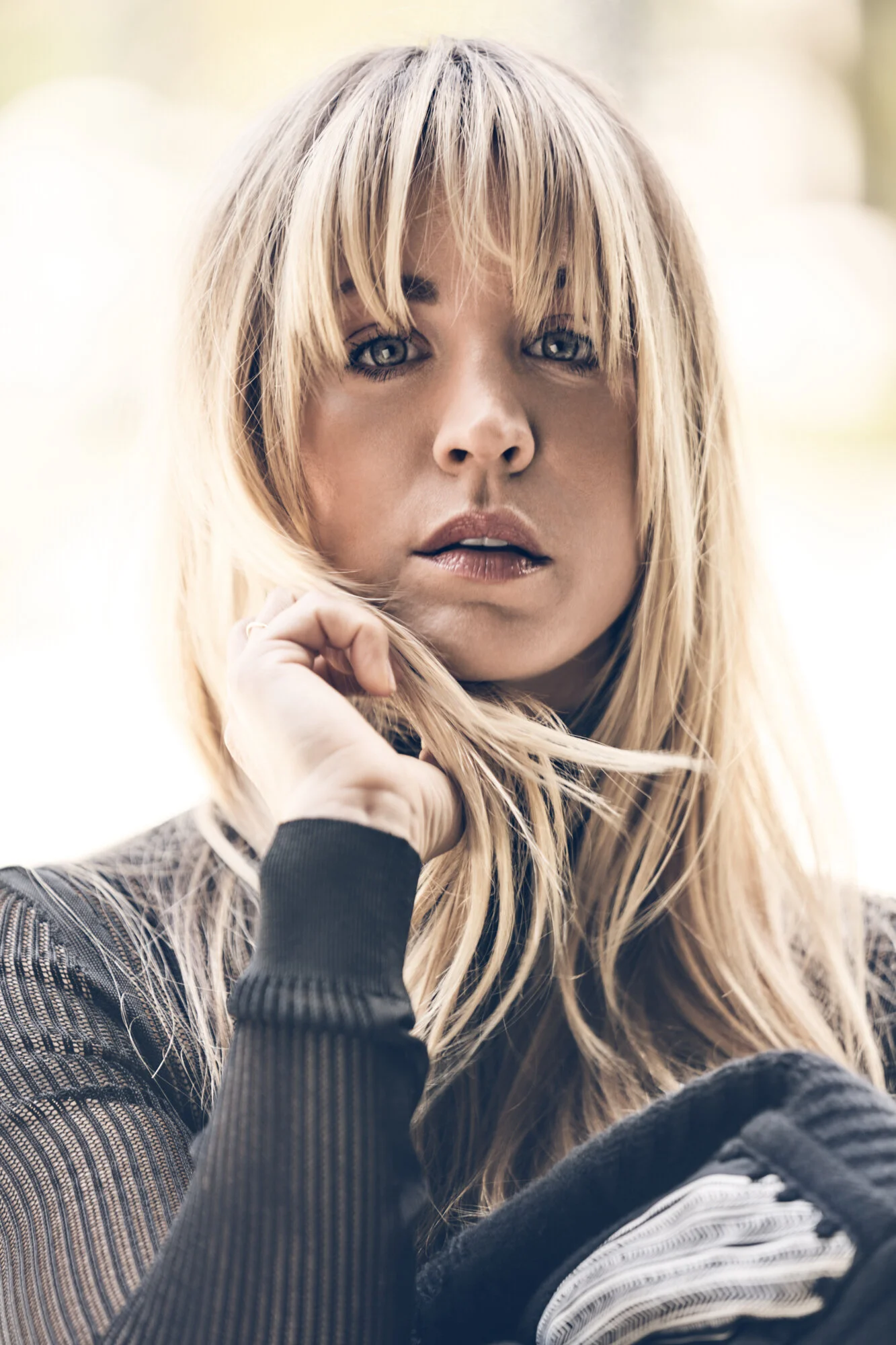 042721_Backstage_KaleyCuoco4214 1.jpg