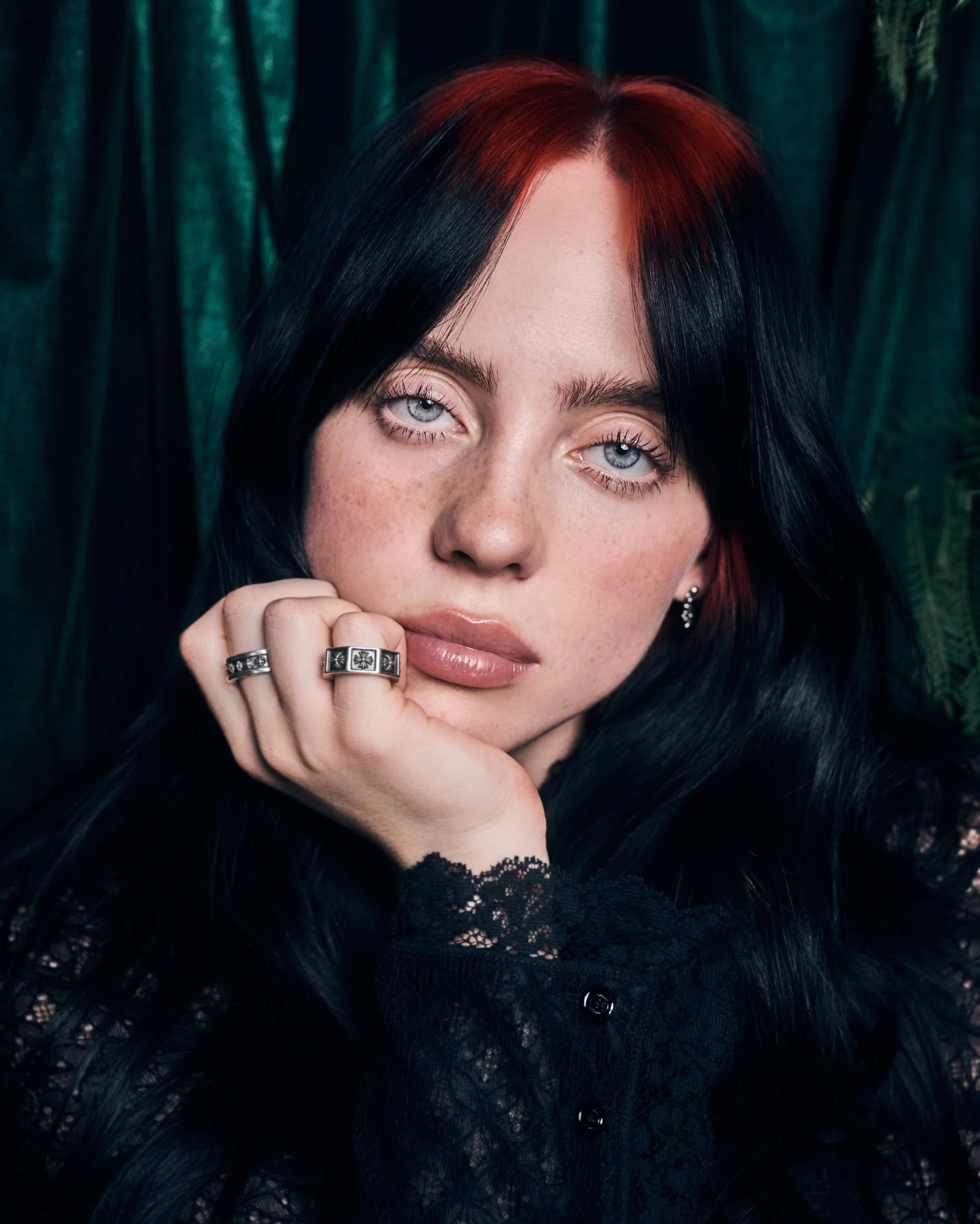 10062023_LA_Mag_BillieEilish_Shot_04_0982-F-sm.jpg