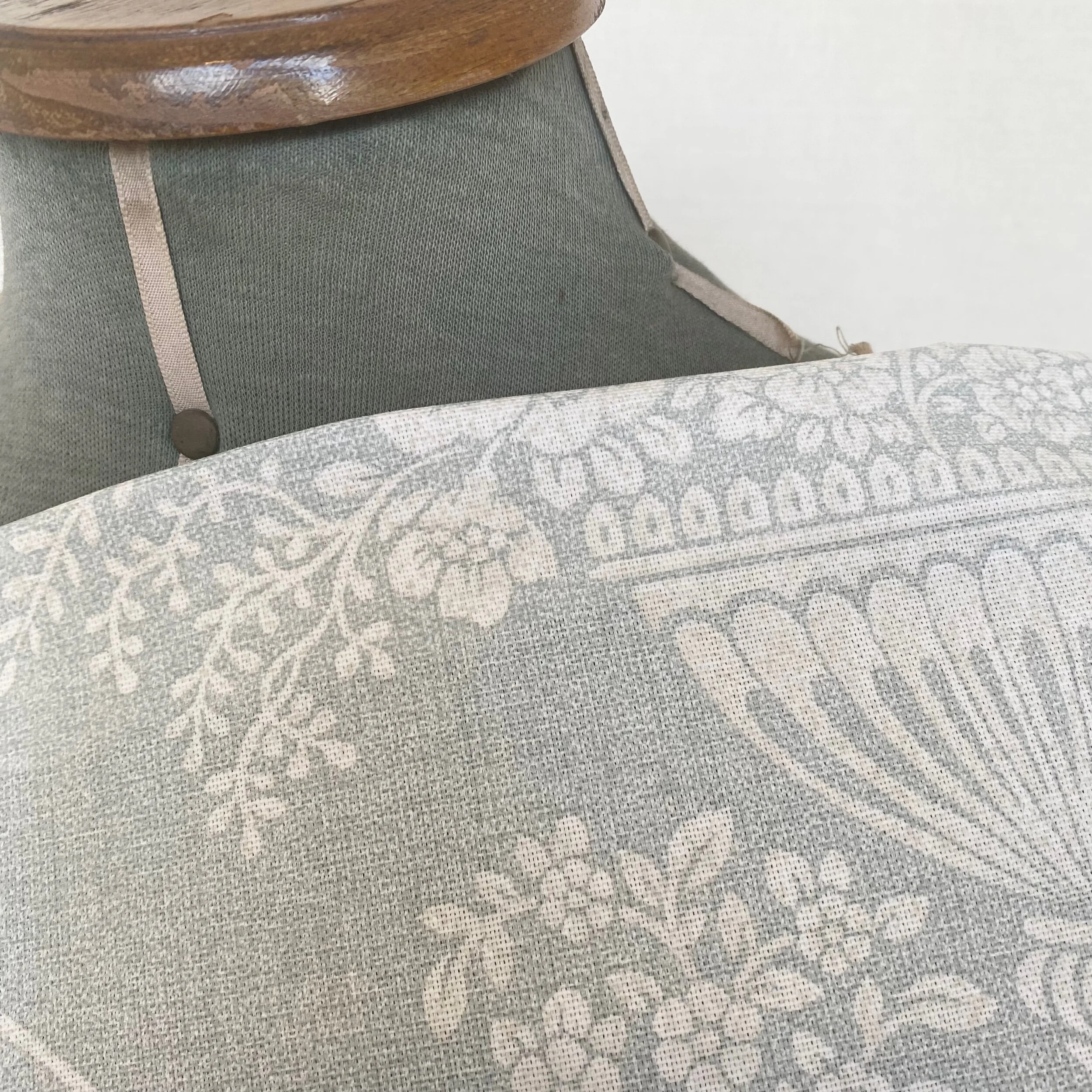 D9F502E4-02ED-496D-853C-C247E30C0592