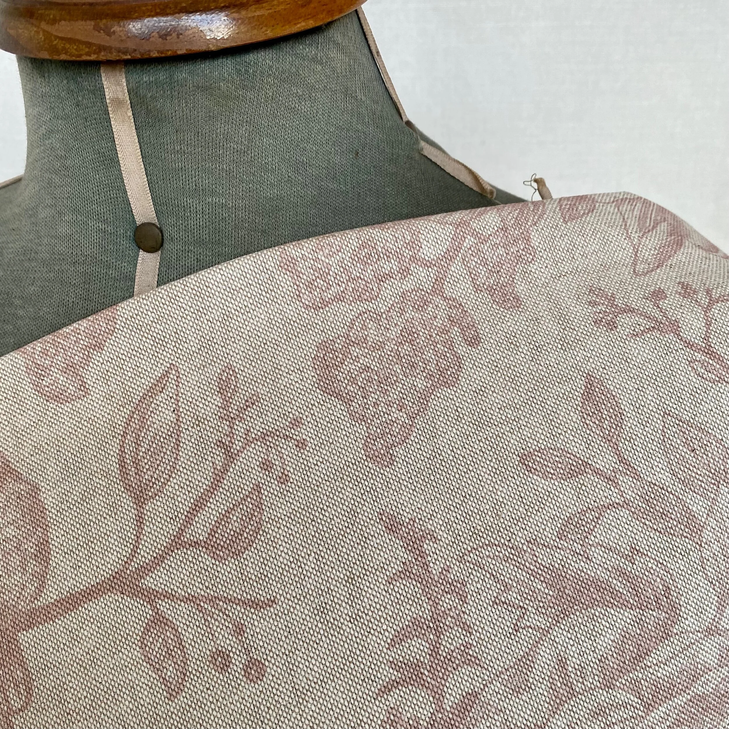 0CCEC181-9B1A-4D4C-BB2E-4D9D5063EC42