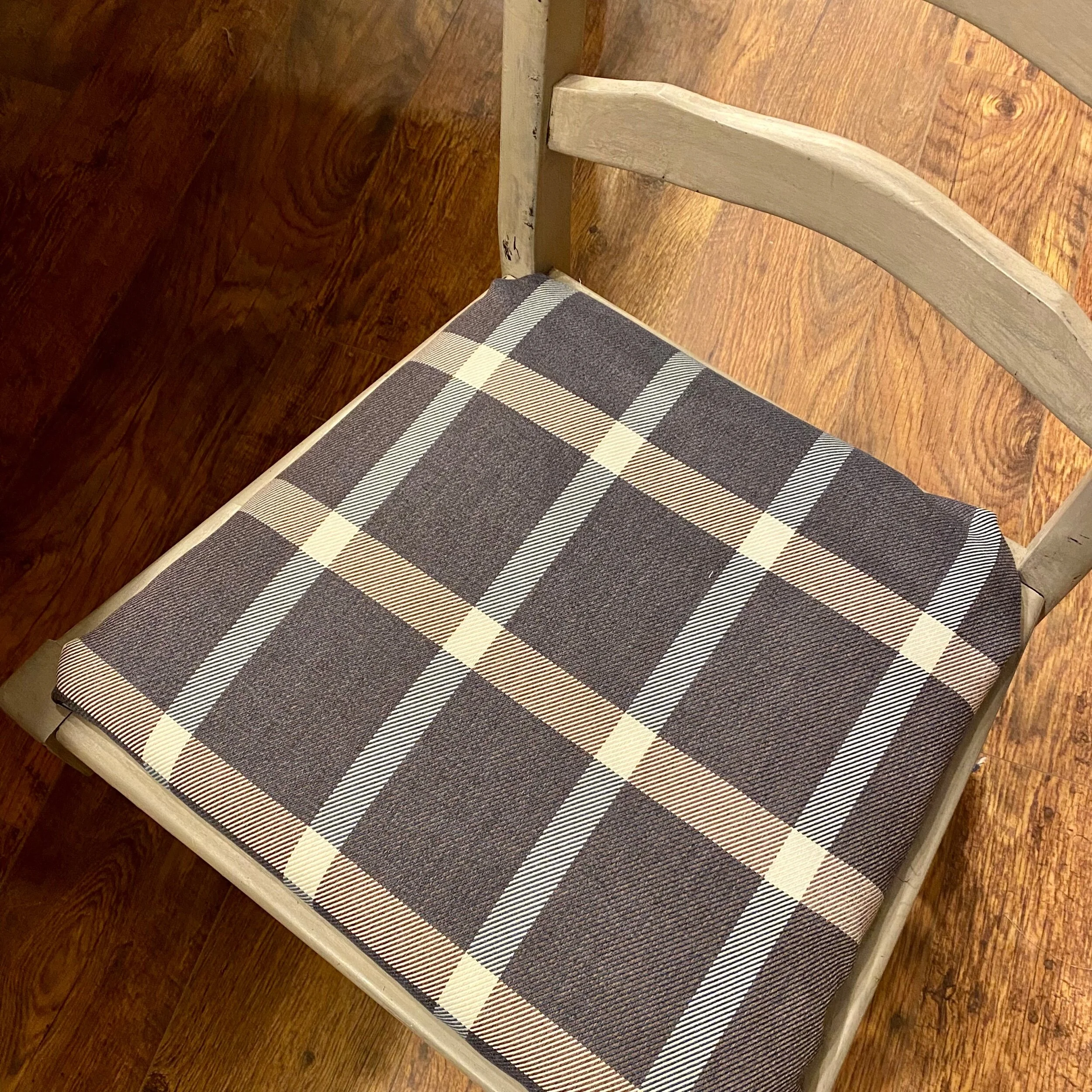 B0A5243C-B666-414F-B9FC-4C9E1CC19629