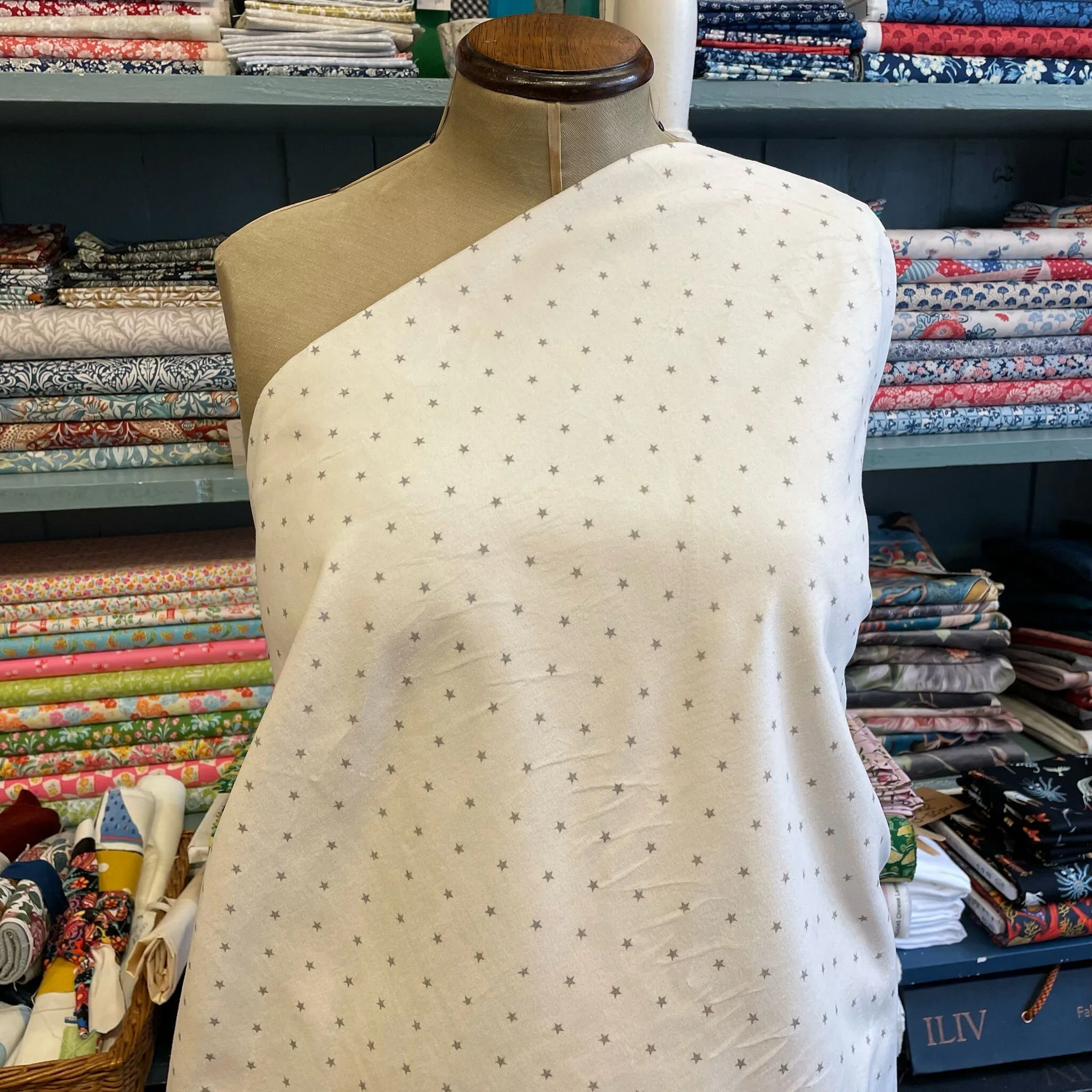 3BA345A2-1879-4AA4-81FC-BF78FFF62B7D