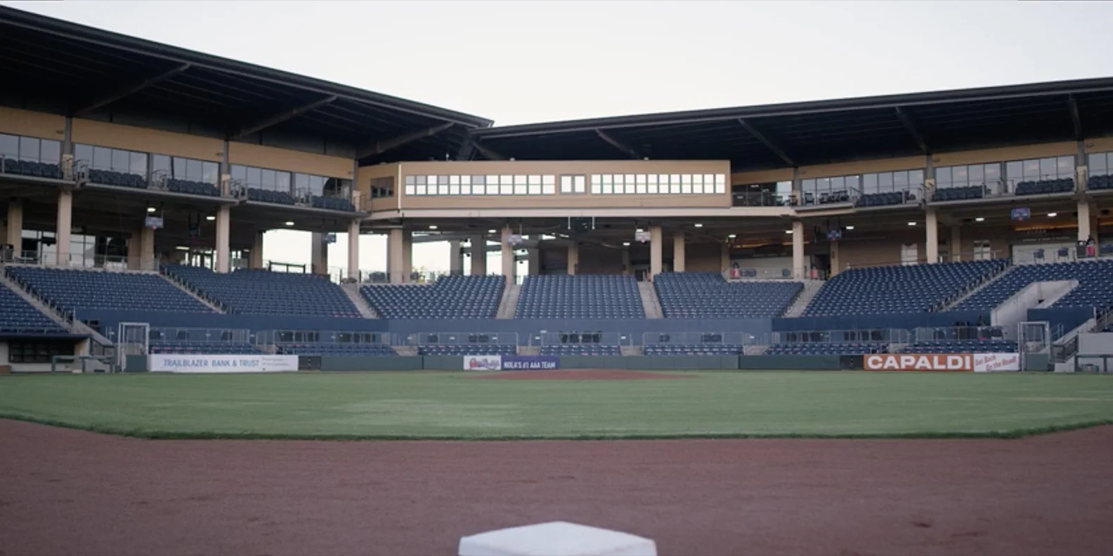 06outfield01.jpg