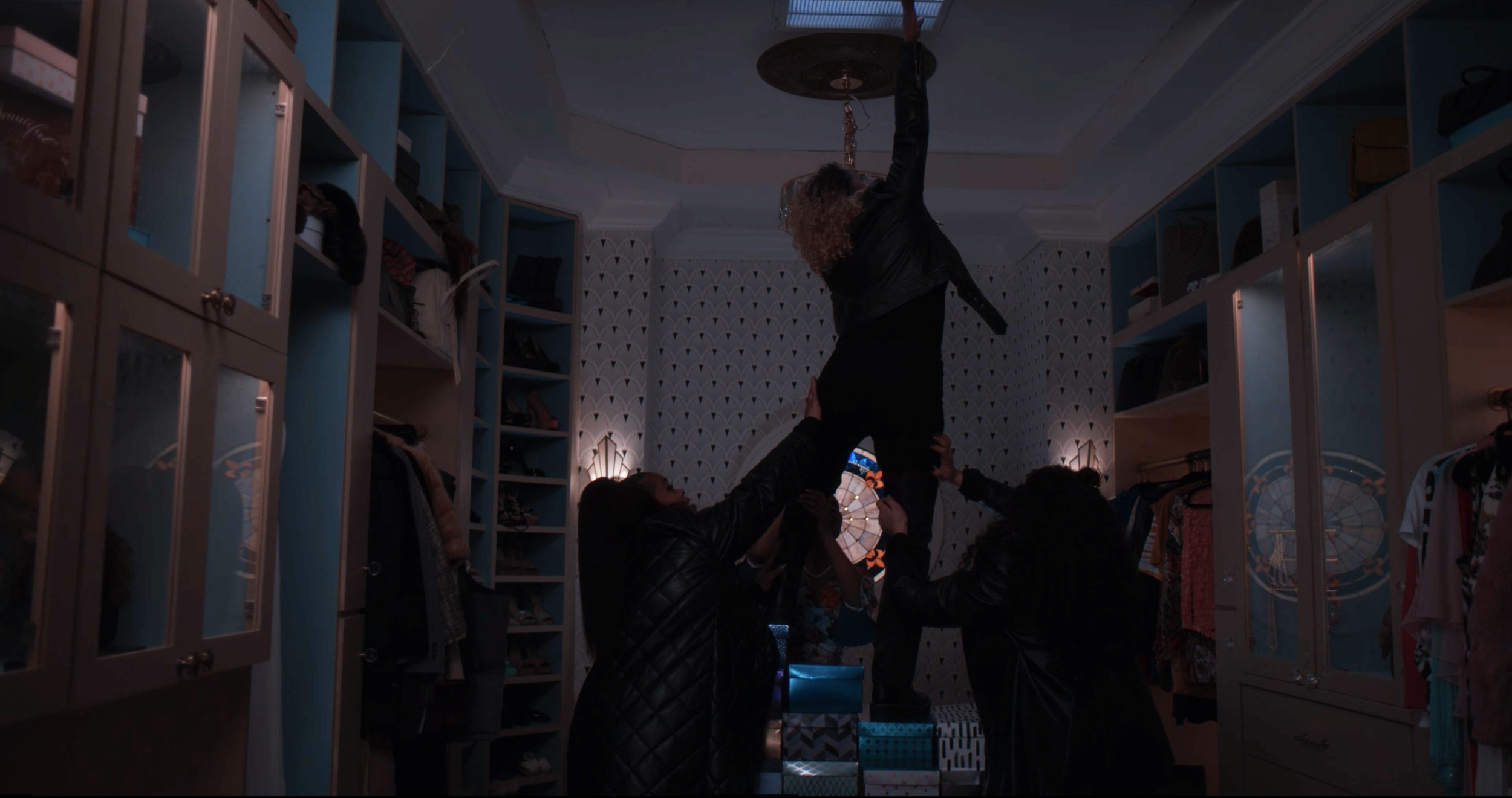 032_522_NancyMansionCloset01.png