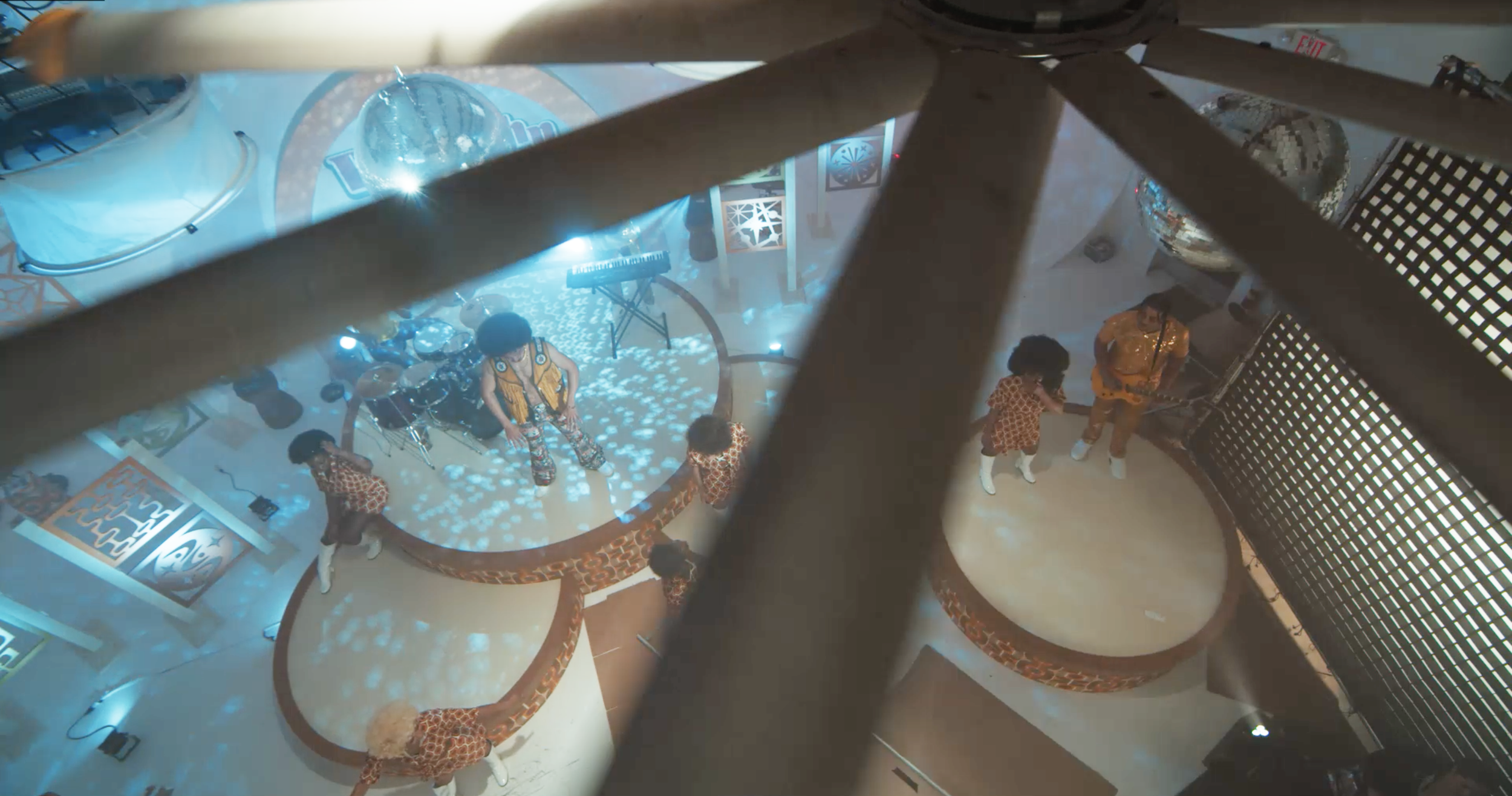 048_706_MusicVideo04.png
