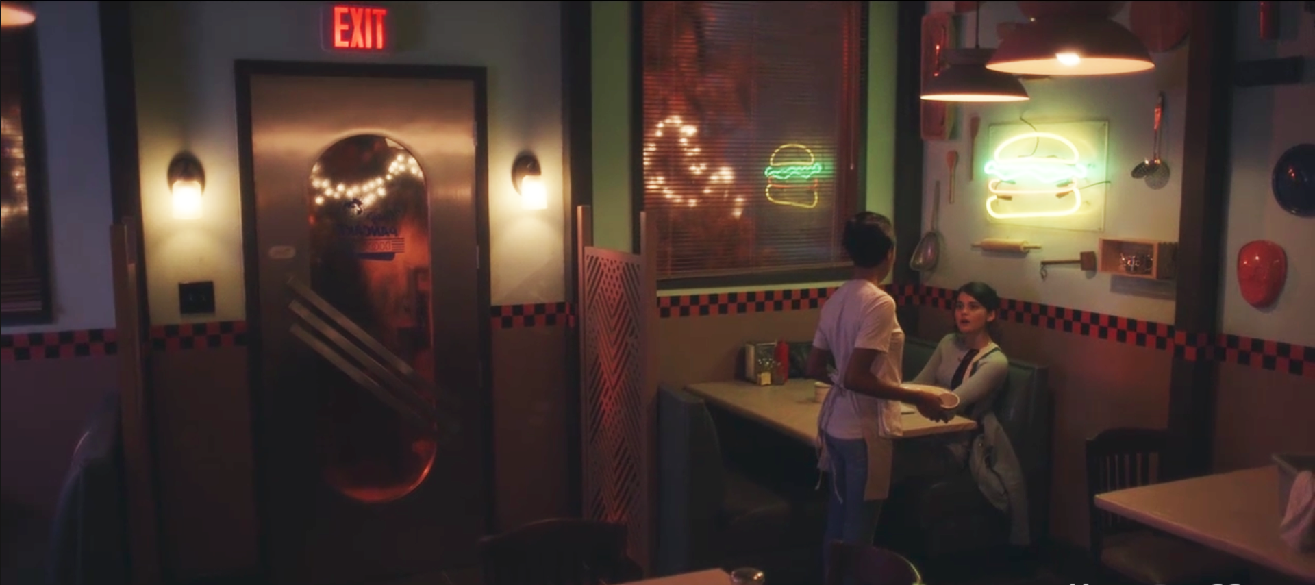 038_208-12_Diner_02.png
