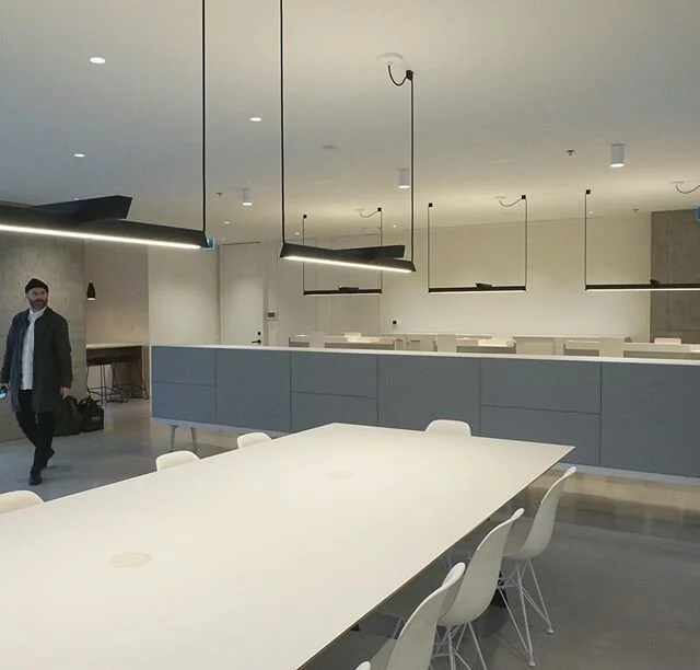 Preview shot of a recently completed office renovation for a real estate company. Fun project. Great clients. Photo cred Hannah Linck.
.
.
.
.
.
#minimalarchitecture #architecture #minimalism