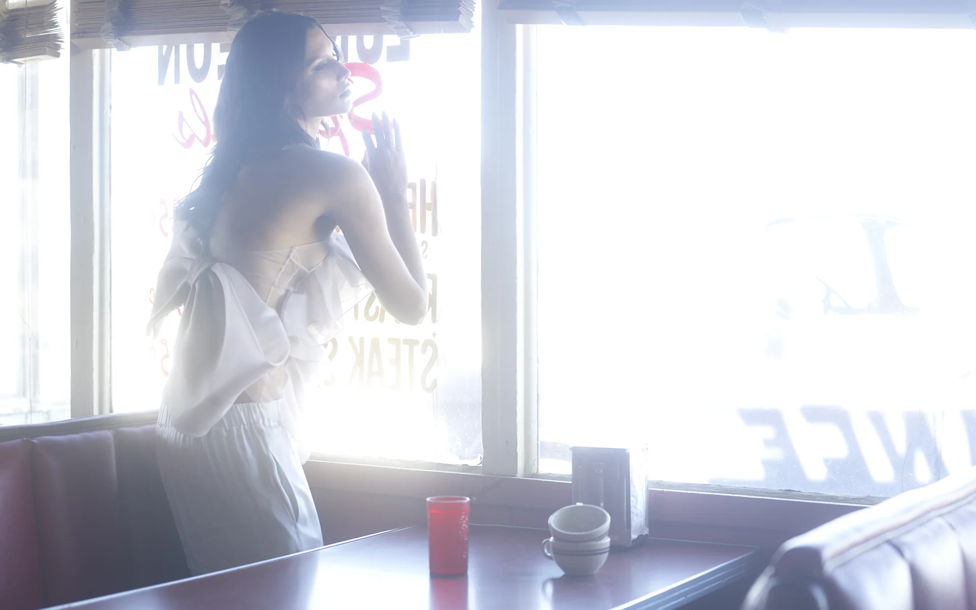 47_Genlux_Swim_Diner_Wip_1_Final.jpg