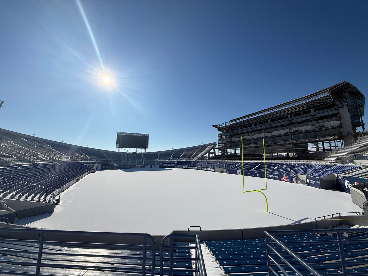 A snapshot of progress (albeit, a little snowy) ❄️📸 

Check out these great photos from our superintendent that capture steady momentum as construction moves swiftly towards the goal line at Simmons Bank Liberty Stadium! 

@uofmemphis
@bartonmalow
@