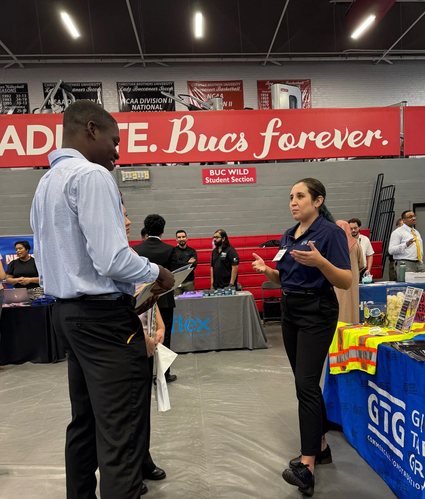 Great connecting with students at @fromcbu this week!

The future of construction is bright, and this next generation of builders and innovators is ready to shape what&rsquo;s next. 👷✨

#GrinderTaber #construction #commercialcontractor #newconstruct