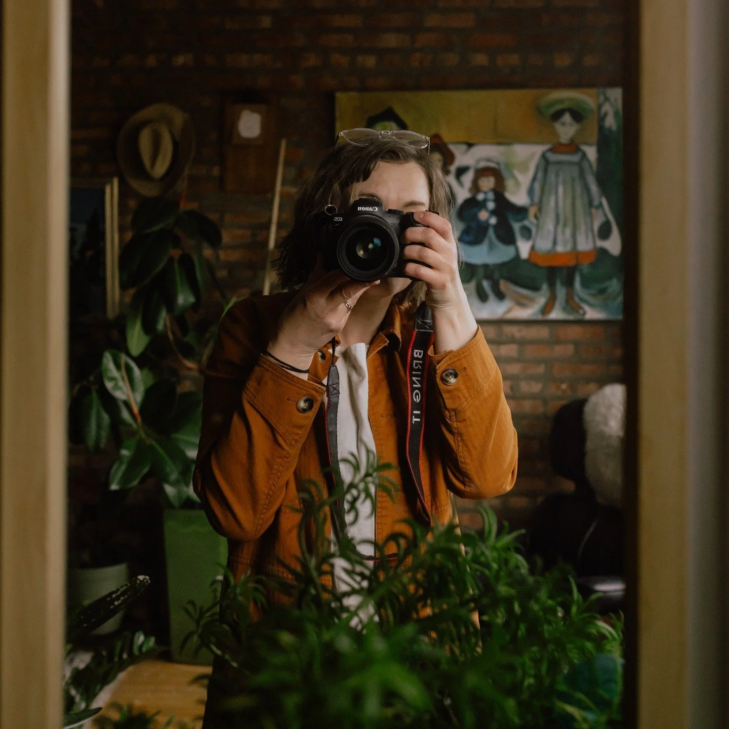 I am offering a Pay What You Can for family photographs in the month of April. 

Why: because I want to photograph people who want to be photographed by me and take the pressure of money out of it. I want to go back to the root of my work - the love 