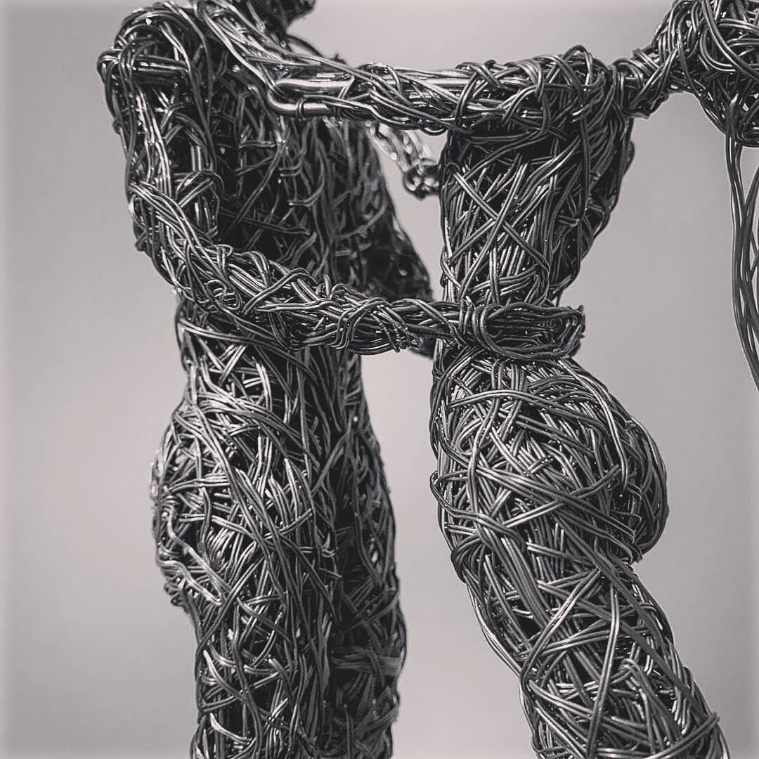 Valentines *sneak peak*
.
.
.
Not for sale, similar commissions discussed 🙂
.
.
#wiresculpture #wireart #metalart #metalsculpture #couple #couplegoals #valentine #valentines #valentinegift #valentinesideas #valentinesdaygift #wirefigure #figure #fig