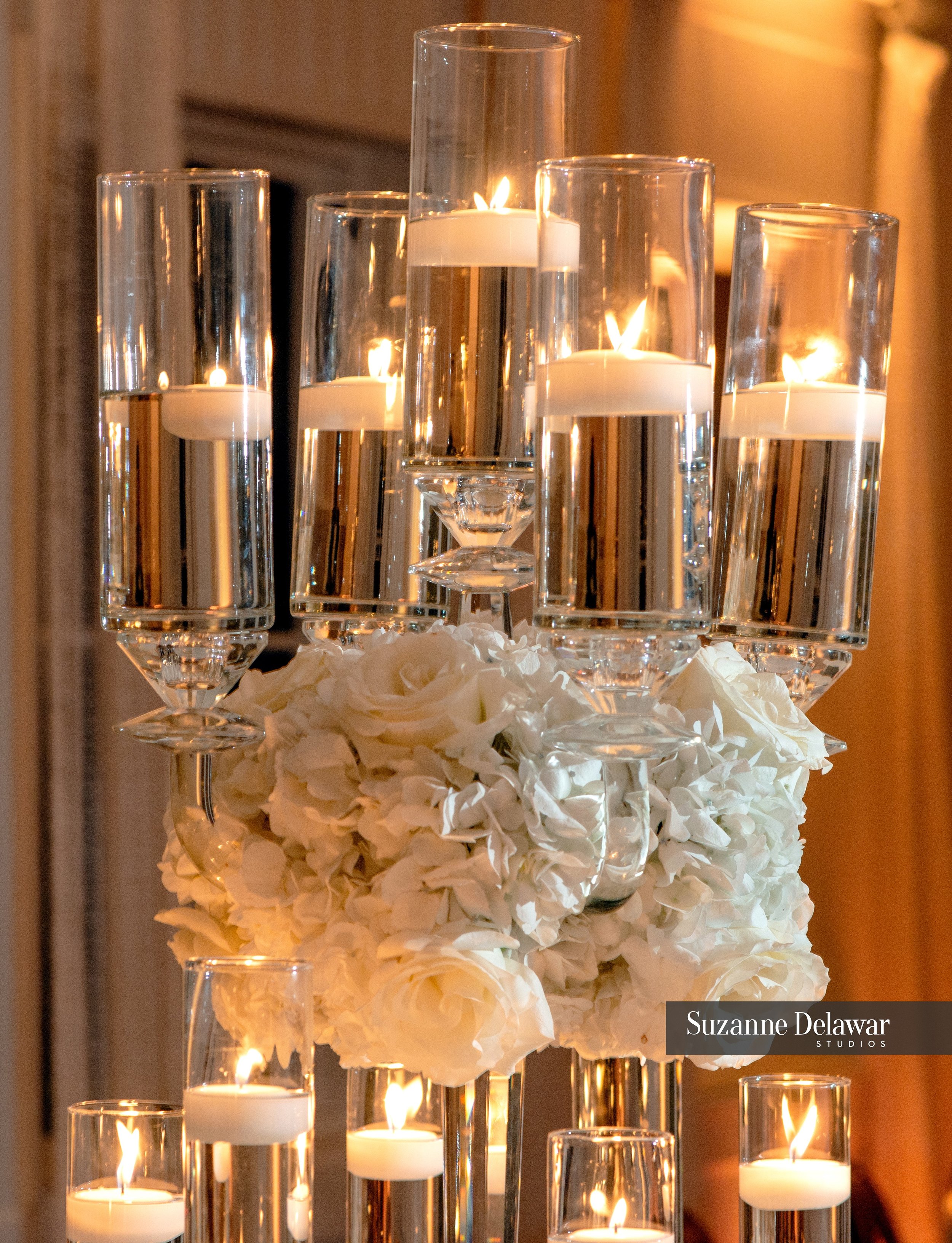 Seagate Beach Club__candle and floral centerpieces_wedding reception.jpg