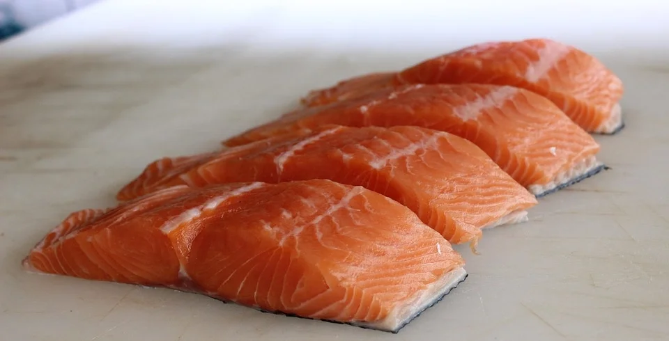 salmon-raw.jpg