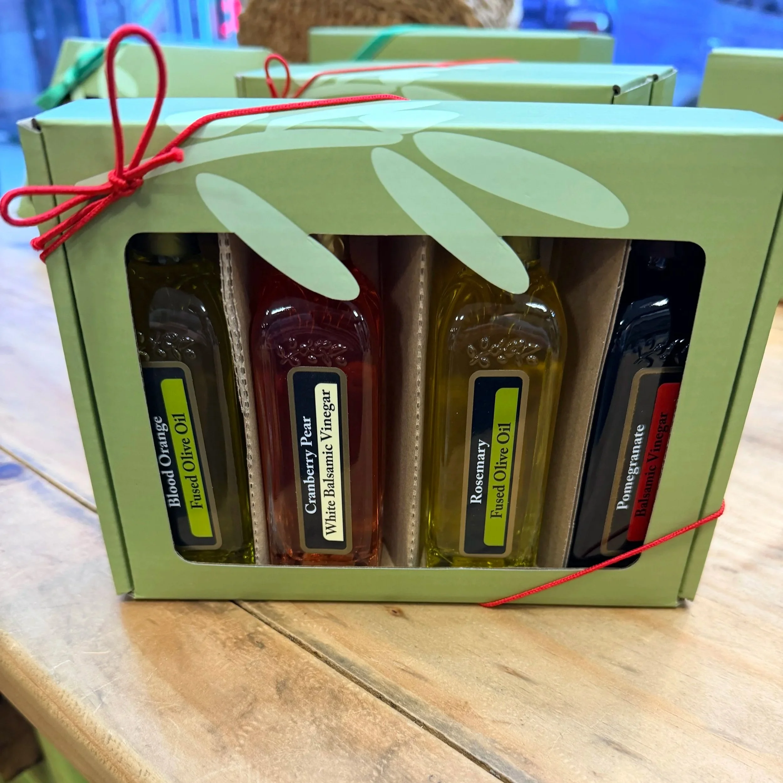 Winter Essentials - 4pk Gift Set