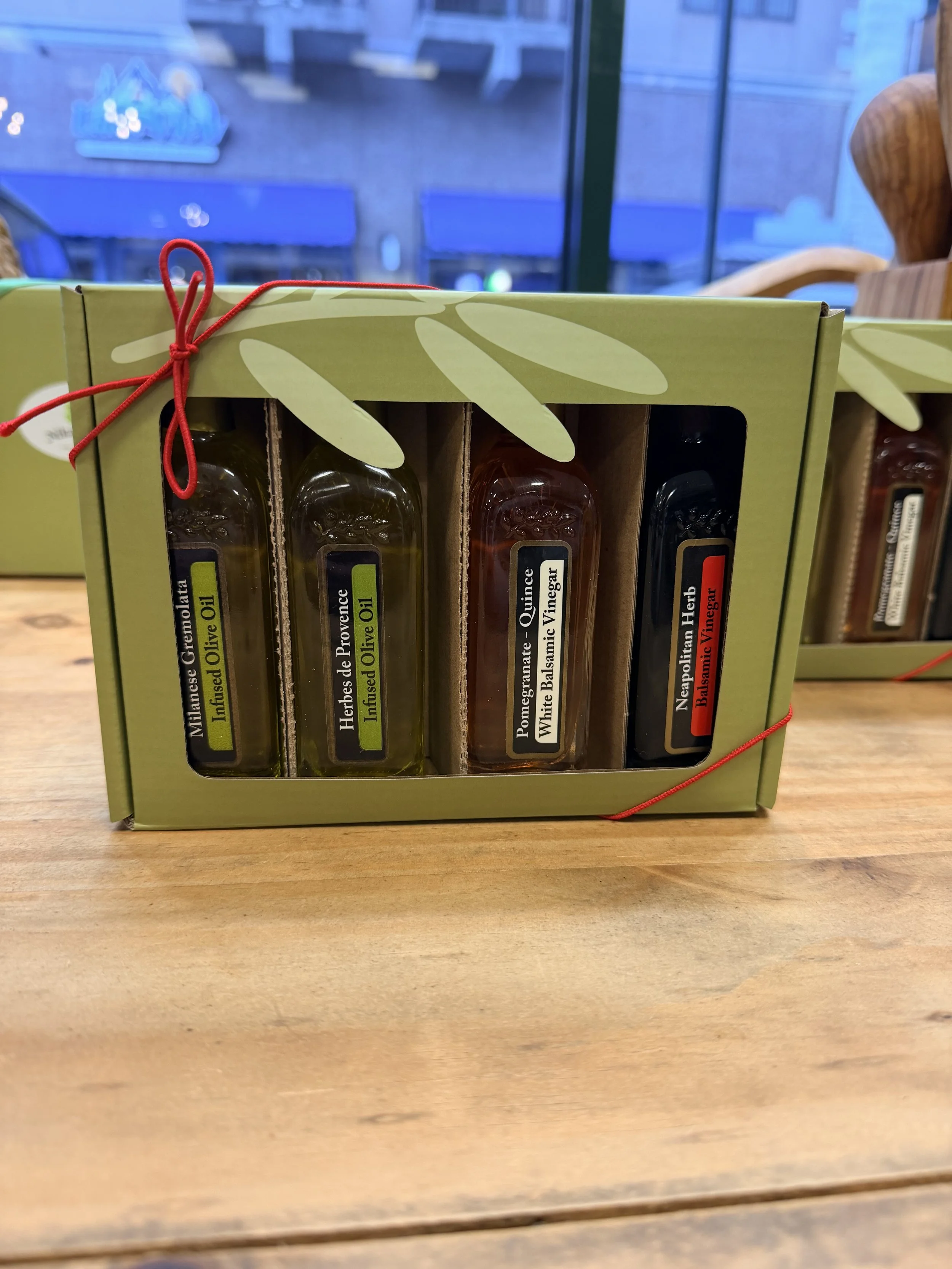 Old-World Holiday Table - 4pk Gift Set