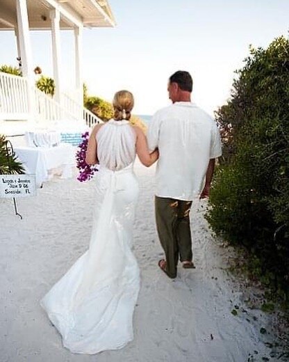 Happy Father&rsquo;s Day to all the dads out there, and especially to my Daddy, who walked me down the aisle 14 years ago. ❤️
{Jessica + Logan | Seaside, Florida, 2006}