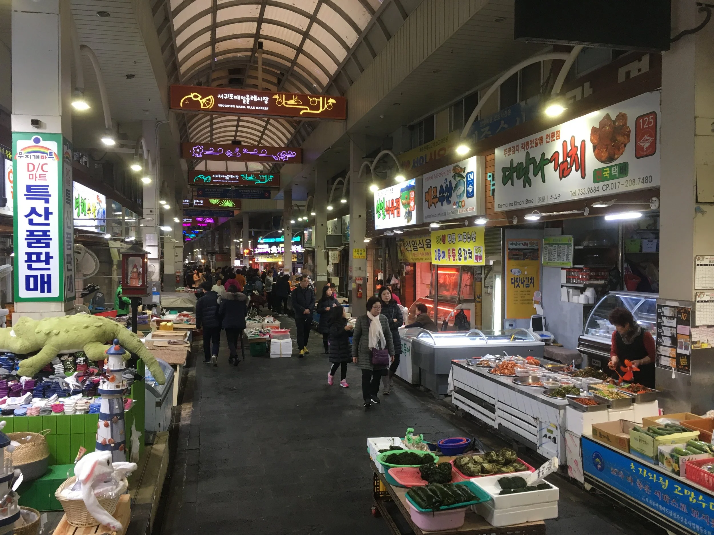 Great markets to explore at Seogwipo-ri