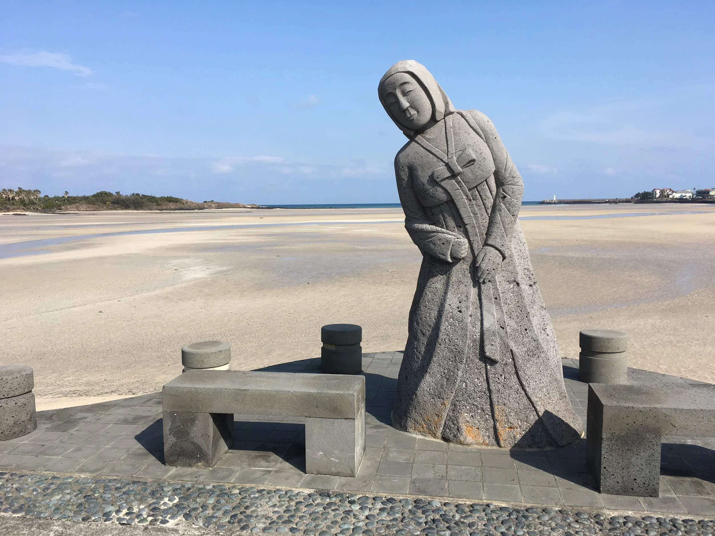 Pyoseon at low tide