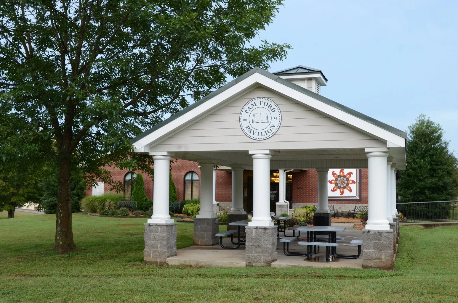 Stewart_County_Public_Library_Pavilion.JPG