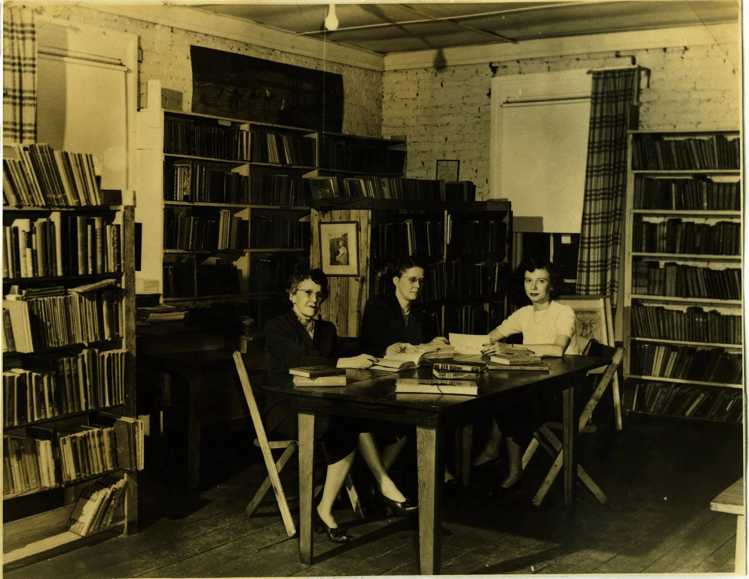 Library in the Courthouse (Courtesy of the Stewart County Archives)